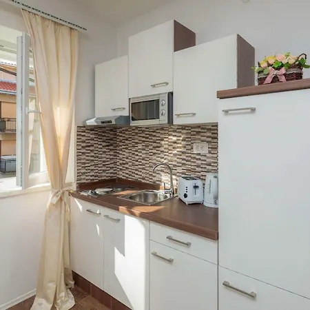 Helena Apartman *