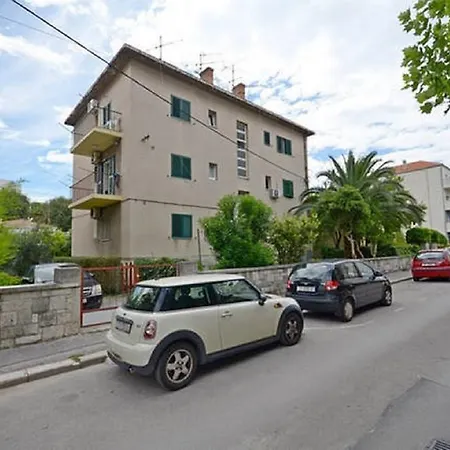 Διαμέρισμα Helena